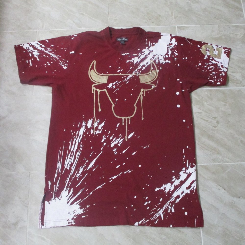 Chicago Bulls Splatter Effect T-Shirt sz L Burgundy Gold White